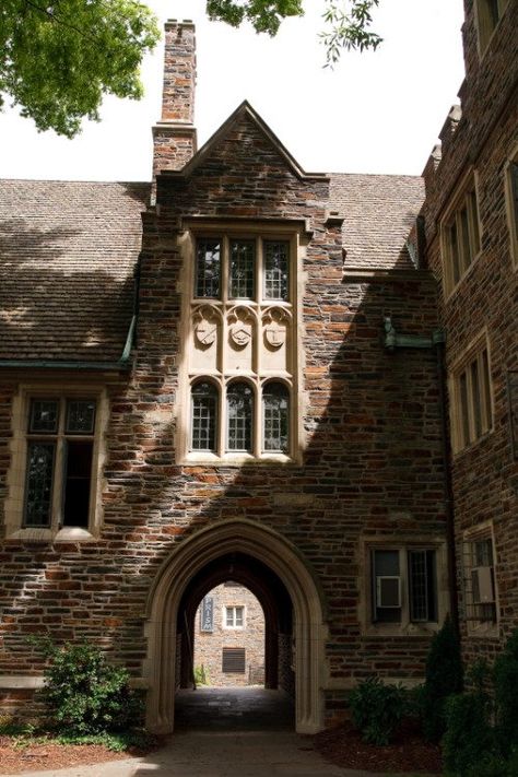 Classic Revival on Twitter: "Classic collegiate https://t.co/LceuP7LGpW" Duke University Aesthetic, Durham Uni, Soft Academia, Aesthetic Building, House Of Anubis, University Aesthetic, Working Abroad, Durham University, University Architecture