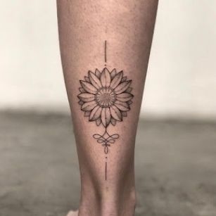 Sunflower Mandala Tattoo, Turtle Tattoos, Hawaiian Turtle, Tattoos Mandala, Tattoo Zeichnungen, Inspiration Tattoos, Sunflower Tattoos, Mandala Tattoo Design, Tattoo Cover