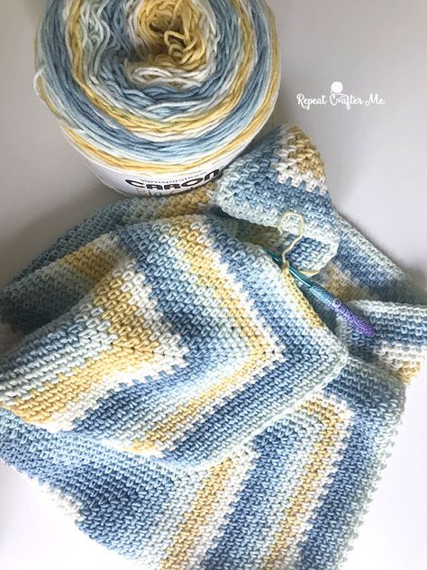 Moss Stitch in a Square Crochet Blanket Crochet From The Middle Blanket, Moss Stitch Shawl, Crochet Baby Booties Tutorial, Square Crochet Blanket, Caron Cakes, Jordan Almonds, Repeat Crafter Me, شال كروشيه, Crochet For Beginners Blanket