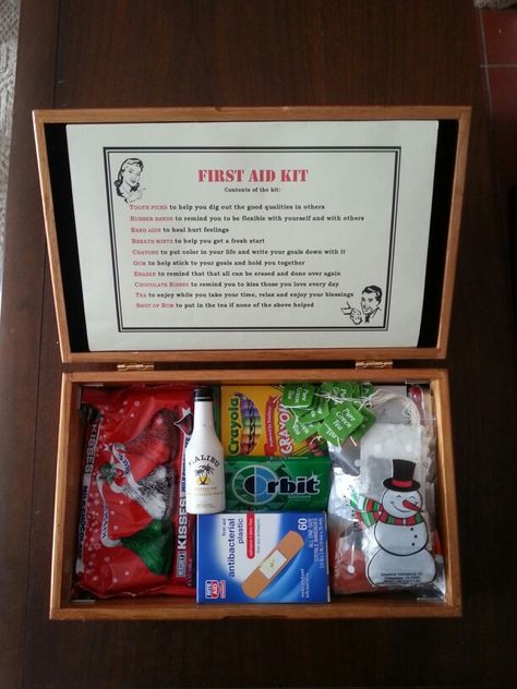 First aid gift box First Aid Box Diy, First Aid Box Ideas, Diy For School, First Aid Kit Contents, Breath Mints, Gift Favors, Chocolate Day, Box Diy, Aid Kit