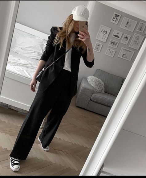 Converse Outfit Black Pants, Chuck Shoes Outfits, Converse Corporate Outfit, Black Wide Leg Pants Outfit Converse, Converse And Dress Pants, Black Highcut Converse Outfit Ideas, Platform Converse Outfit Work, Dress And Chucks Outfit, Black Converse Office Outfit