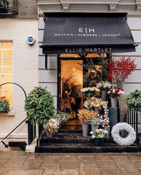 Florist Shop Interior, Flower Shop Interiors, Window Brands, Flower Shop Decor, Flowers London, Flower Shop Design, Showroom Decor, Flower Window, Wedding Event Decor