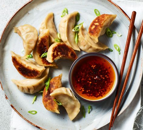 Vegetable gyoza Veggie Potstickers, Vegetable Gyoza, Vegan Potstickers, Chicken Momos, Dumpling Wrapper, Wok Of Life, Homemade Dumplings, Dumpling Wrappers, Chinese Dumplings