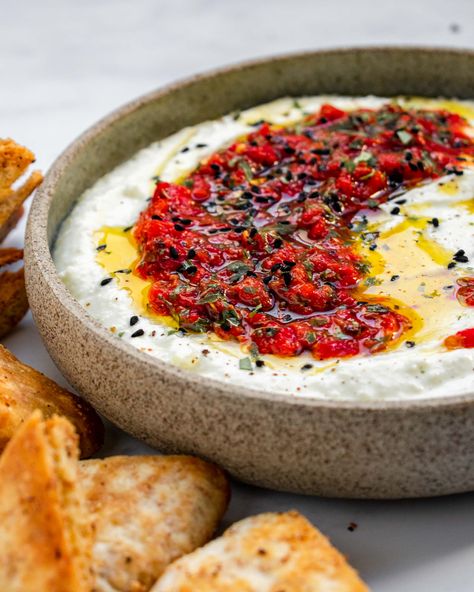 This savoury salty creamy feta dip, topped with a sweet roasted red peppers salsa to balance all the flavours, is what you need! Roasted Red Pepper Salsa, Whipped Feta Dip, Pepper Salsa, Creamy Feta, Feta Dip, Whipped Feta, Healthy Bowls, Recipes Appetizers And Snacks, Roasted Red Peppers