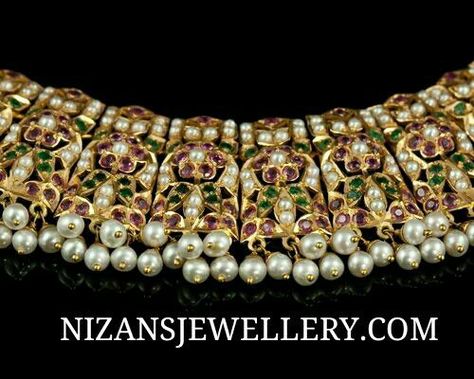 Jadau Necklace, Hyderabadi Jewelry, Chand Bali, Jadau Jewellery, Rajputi Jewellery, Bridal Jewels, Antique Gold Jewelry Indian, Antique Jewellery Designs, Antique Jewelry Indian