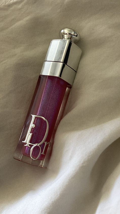 Gloss Da Dior, Dior Lip Tint, Dior Gloss, Dior Addict Lip Tint, Gloss Dior, Purple Lip Gloss, Dior Lipgloss, Dior Lip, Dior Lipstick