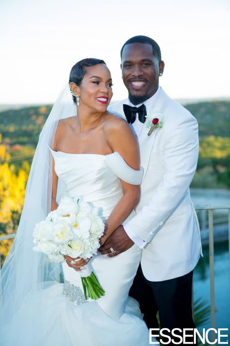 EXCLUSIVE: LeToya Luckett Is Married! See The First Wedding Photos and Get All Of The Details | The singer and her fiancé, Dallas-based entrepreneur Tommicus Walker, tied the knot in a lavish ceremony on Sunday evening in Austin. See their first official photos! Letoya Luckett, African American Weddings, Black Bride, American Wedding, Brides Magazine, Wedding Poses, Black Wedding, Wedding Attire, Black Love