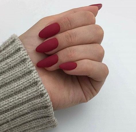 Nail Art Vermelho, Almond Ideas, Cute Red Nails, Red Nail Art, Short Almond, Matte Nails Design, Her Nails, Super Nails, Red Nail