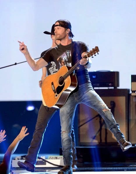 Dierks rocking It Dierks Bentley Lyrics, Chris Rice, Rice Video, Billy Currington, Chase Rice, Male Artists, Sam Hunt, Everything Country, Dierks Bentley