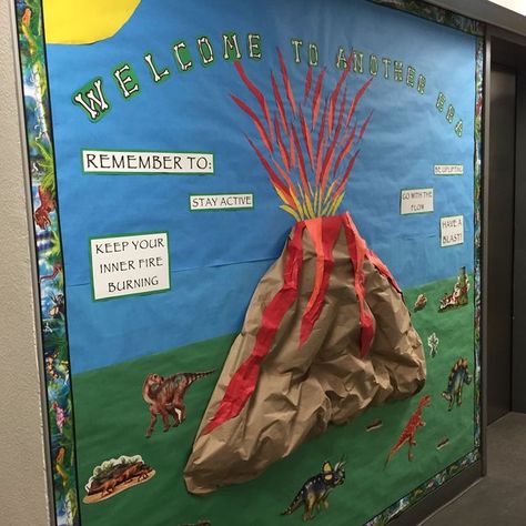 Volcano Classroom Display, Volcano Classroom Decoration, Volcano Bulletin Board, Dinosaur Bulletin Board Ideas, Dinosaur Bulletin Boards, Dinosaur Classroom, Science Fair Projects Boards, Vbs Decorations, Dinosaurs Preschool