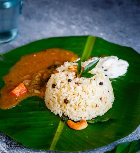 SouthIndian Breakfast - VEN PONGAL  | Rice and lentils are cooked together  and tempered with cumin, pepper, ginger, cashewnuts and greenchillies Khara Pongal Recipe, Ven Pongal Recipe, Ven Pongal, Pongal Recipe, Rice And Lentils, Best Indian Recipes, Indian Cookbook, Vegetarian Recipes Lunch, High Protein Vegetarian Recipes