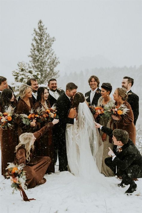 Snow Bridesmaid Dresses, Winter Wedding Pictures Bridal Party, Winter Wedding Outside Photos, Winter Montana Wedding, Winter Wedding Night Photography, Winter Wood Wedding, Winter Wedding Dresses 2023, Fun Winter Wedding Ideas, Bridal Party Winter Wedding