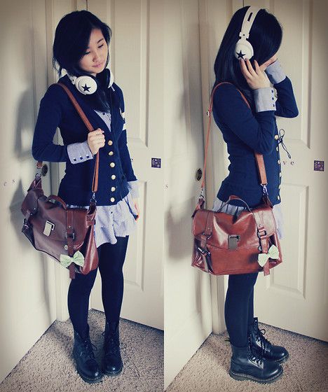 I love this cardigan. Outfits W Doc Martens, Headphones Outfit, Urban Outfitters Bag, New Looks, J Fashion, Kawaii Clothes, Harajuku Fashion, Doc Martens, Dream Clothes