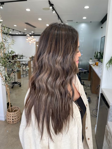 Brunette Balayage Hair Ashy Brown, Brown Hair Highlights Ideas, Neutral Ashy Brown Hair, Blended Dimensional Brunette, Ashy Caramel Hair, Dusty Brunette Hair, Light Brown On Dark Brown Hair, Reverse Bayalage Brunette Dark, Fall Burnett Hair