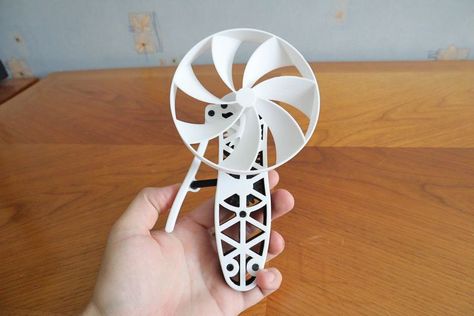 Cool squeeze fan. 100% 3d printed. Mini 3d Printer Ideas, Cool 3d Prints, Useful 3d Prints, 3d Ideas, 3d Printing Art, 3d Printer Designs, 3d Printing Diy, 3d Printer Projects, 3d Printed Objects