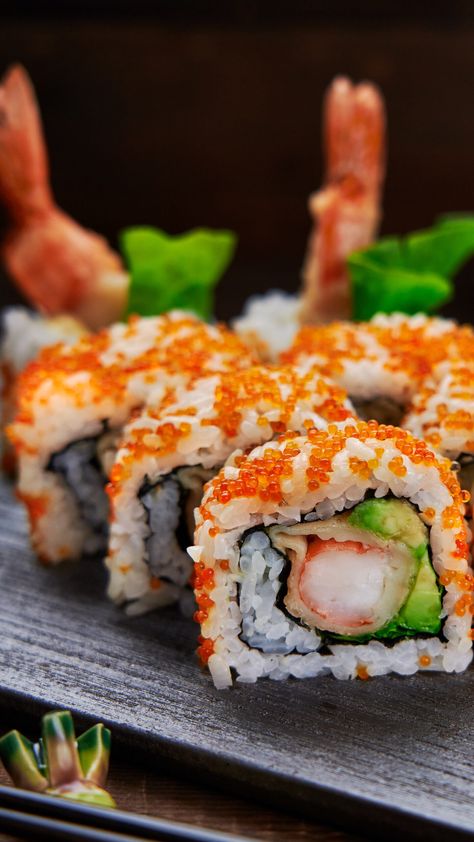 With crunchy tempura shrimp, crisp lettuce and creamy avocado, this Japanese Shrimp Tempura sushi roll or Ebiten Maki Sushi ( エビ天�巻き寿し) is easy to make at home. Tempura Roll Recipe, Shrimp Sushi Rolls, Shrimp Tempura Sushi, Japanese Shrimp, Ebi Tempura, Tempura Sushi, Shrimp Tempura Roll, Tempura Shrimp, Tempura Roll