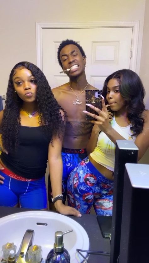 Black Poly Relationship, Group Pictures With Friends Black, Girl And Boy Best Friends Black, Black Friend Groups Aesthetic, Poly Couple, Alt Black Friend Group, Squad Goals Black, Boys Colored Hair, Black Relationship Goals