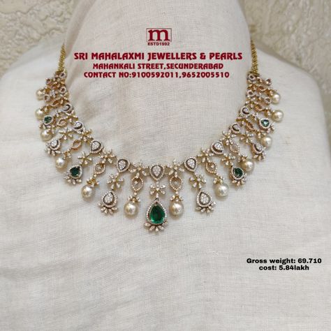 Beautiful Diamond Necklace, Bridal Diamond Necklace, Choker Necklace Designs, Diamond Pendants Designs, Diamond Wedding Jewelry, Gold Jewelry Simple Necklace, Beautiful Gold Necklaces, Gold Necklace Indian Bridal Jewelry, Diamond Necklace Designs