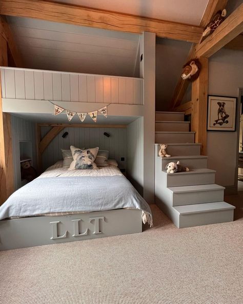 The Oak Frame Dream on Instagram: “Another fantastic piece of bespoke joinery designed by @alihearninteriors and beautifully built and installed by @eliseprojectsbristol for…” Wide Staircase, Bunk Beds For Kids, Storage Stairs, Bespoke Joinery, Beds For Kids, Bunk Beds Built In, Cozy Nooks, Built In Bunks, Joinery Design