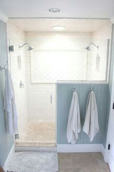 Towel hooks on shower half wall Drømme Bad, Solar Diy, Makeover Kamar Mandi, Rustic Master, Flooring Diy, Bad Inspiration, Bathroom Remodel Shower, Basement Bathroom, Diy Solar