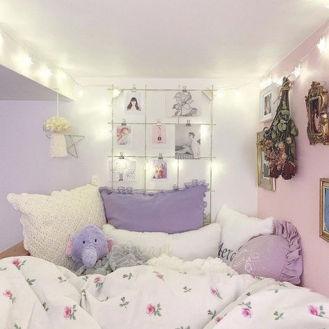 Hobbit Room, Pastel Room Aesthetic, Army Room Decor, Kpop Room, Bedroom Ideas Aesthetic, Room Aesthetics, Deco Studio, Purple Rooms, Sleepy Time