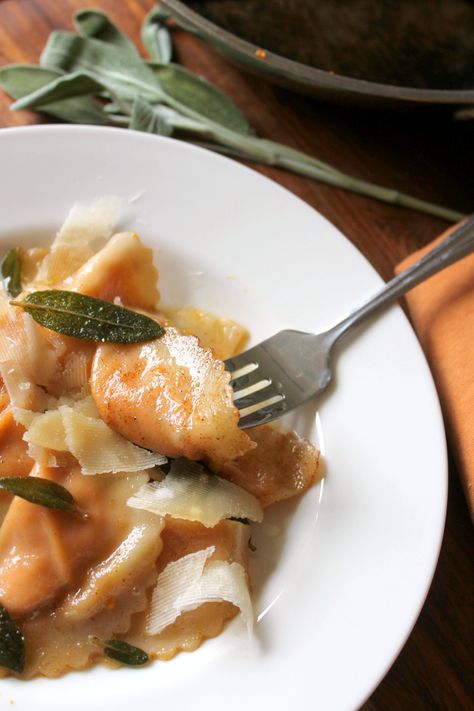 Roasted Carrot Agnolotti Pasta Sauce For Ravioli, Sauce For Ravioli, Sage Brown Butter, Brown Butter Sage Sauce, Ravioli Sauce, Vegan Ravioli, Squash Ravioli, Vegan Italian Recipes, Vegan Butternut Squash