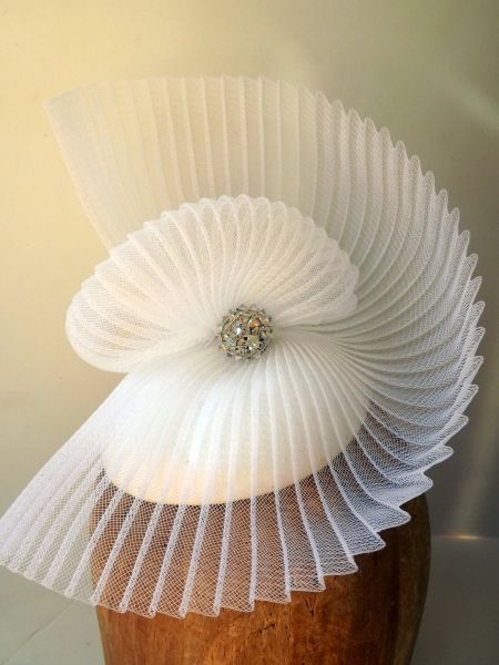 First Attempt At Crinoline by AMANDA G. JOYNER #millinery #hats #HatAcademy How To Make Hats, Types Of Hats For Women, Fascinator Hats Diy, Classy Hats, Sinamay Fascinator, Occasion Hats, Couture Hats, Elegant Hats, Cocktail Hat