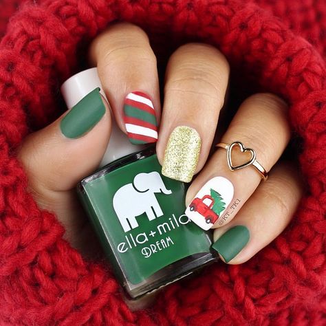 Since a few years ago I have been in love with the red Christmas truck. I was planning to do the red Christmas truck nails last Christmas… Truck Nails Designs, Truck Nails, Christmas Acrylics, Fingernail Ideas, Red Christmas Truck, Toenail Designs, Nails Christmas, Nail Style, Christmas Nails Acrylic