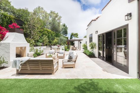 A Spanish Revival Home's Neglected Exterior Gets a Modern Makeover Photos | Architectural Digest Spanish Revival Exterior, Backyard Adu, Pink Sofas, Spanish Cottage, Amanda Barnes, Spanish Revival Home, Mediterranean Mansion, Home Styles Exterior, Spanish Modern