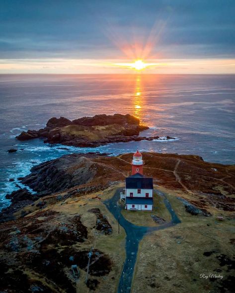 Ferryland , Newfoundland and... - Ray Mackey Photography Tony Martin, Labrador Canada, St. Croix, Newfoundland And Labrador, Newfoundland, Winter Looks, Great Pictures, Beautiful Sunset, Lighthouse