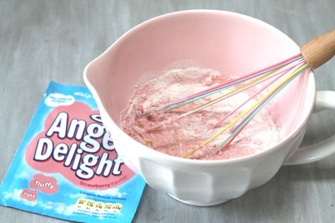 If you are looking for a healthier version of normal cheesecake then this dessert is perfect as the Angel Delight can be made with semi-skimmed milk and therefore contains a fraction of the calories and fat than you would find in a normal cheesecake. It also contains strawberries, so that’s healthy, right?! It's a no-bake too so super easy to make! #angeldelightrecipes #nobakedesserts #cheesecakerecipes #dessertideas Easy No Bake Strawberry Cheesecake, School Lunch Box Ideas, Kids School Lunch, Almond Jelly, No Bake Strawberry Cheesecake, Angel Delight, British Foods, Lunch Box Ideas, Protein Treats