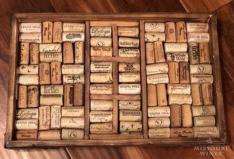 Wine Themed Decor, Cork Tray, Diy Serving Tray, Wine Cork Crafts, Tray Diy, Wine Decor, Wine Corks, Wine Theme, Cork Crafts