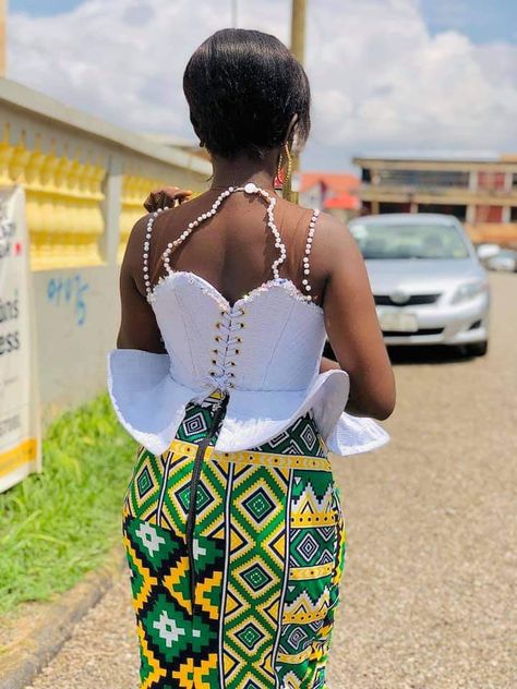 White Ankara Dress Styles, White Kente Styles Ghana, Corset Kente Styles, White Kente Wedding Dress, Kente Dress Styles Classy, Corset Ankara, Kente Dress Styles, Kente Corset Dress, African Party Dresses