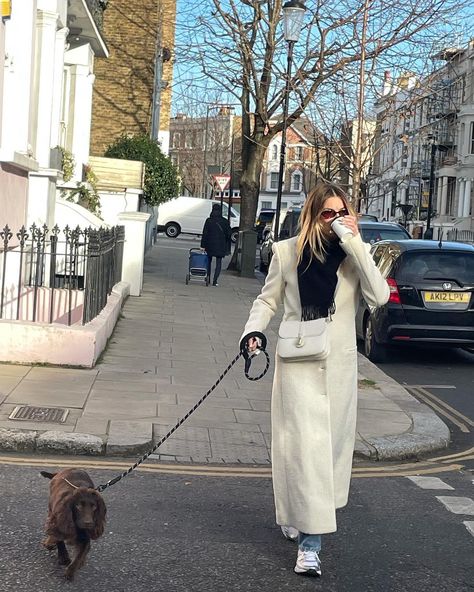 @camillecharriere on Instagram: “weekend with 🐶 >> normal weekend” Camille Charriere Instagram, Maxi Coat Outfit, Camille Charriere Style, Simple Winter Fashion, Dog Walking Outfit, Easy Fall Style, Long White Coat, Camille Charriere, Autumn Fits