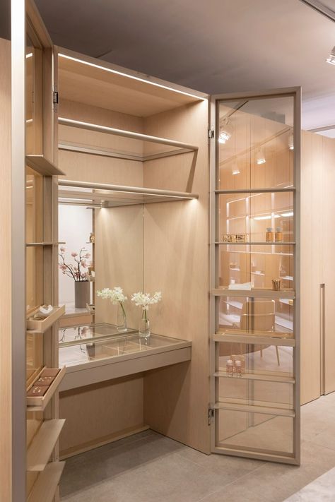 Bedroom Ideas Wardrobe, Wardrobe Aesthetic, Glass Wardrobe, Home Decor Ideas Bedroom, Dressing Room Closet, West East, Dream Closet Design, Decor Ideas Bedroom, Luxury Closets Design