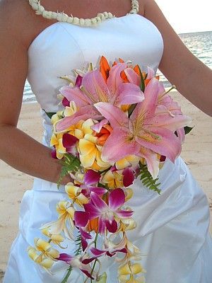 Plumeria Bouquet, Hibiscus Bouquet, Hibiscus Wedding, Tropical Bridal Bouquet, Beach Wedding Decorations Reception, Spring Wedding Bouquets, Beach Wedding Flowers, Lily Wedding, Lily Bouquet