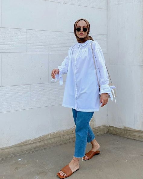 Hijabi Lifestyle, Simple Girl Outfits, Fesyen Islam, Estilo Hijab, Oversized White Shirt, White Shirt Outfits, Muslim Outfits Casual, Hijab Style Casual, Hijabi Fashion Casual