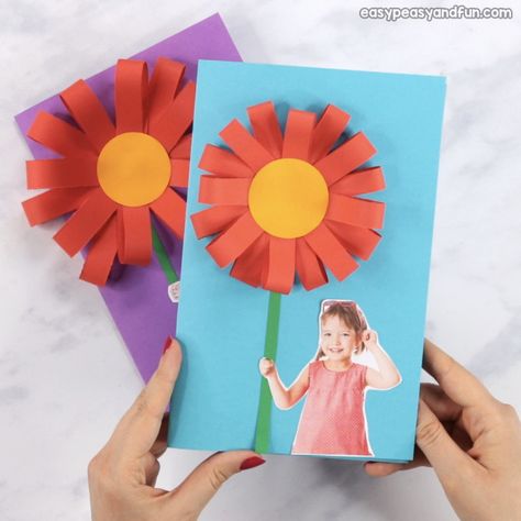 Mothers Day Card Template, Easy Greeting Cards, Easy Mother's Day Crafts, Handprint Craft, Mothers Day Crafts For Kids, Handprint Crafts, Paper Flowers Craft, Diy Mothers Day Gifts, Mothers Day Flowers