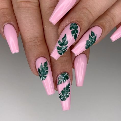 Tropical Leaves Nail Designs, Tropical Leaves Nails, Monstera Nail Design, Tropical Green Nails, Palm Leaves Nails, Tropical Leaf Nails, Havana Nails, Monstera Nail Art, Plant Nails Design