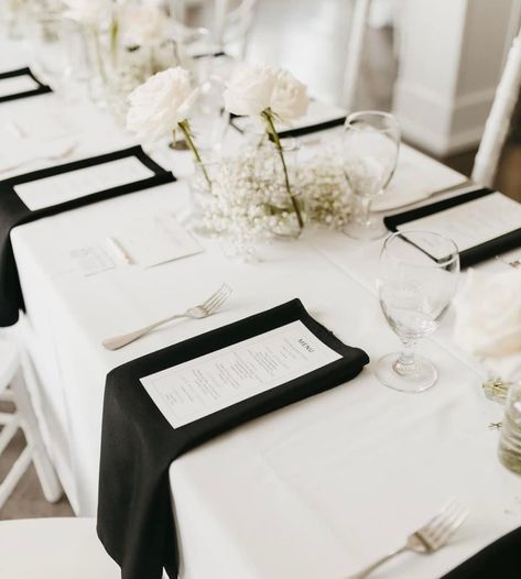 White Wedding Head Table, Summer Black Tie Wedding, Wedding Dinner Table Setting, 2026 Wedding, Wedding Head Table, Wedding Settings, Smith Wedding, Wedding Reception Menu, Setting Inspiration