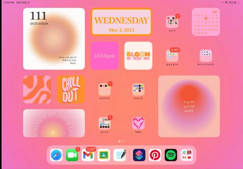 Preppy Ipad Ideas, I Pad Layout Ideas, Preppy Ipad Homescreen, Ipad Themes Aesthetic, Ipad Customization Ideas, Ipad Theme Ideas, Ipad Shortcuts, Pink Ipad Aesthetic, Cute Ipad Layout