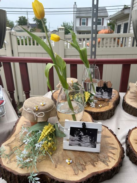 He She What Will It Bee Gender Reveal, What Will You Bee Gender Reveal, Gender Reveal What Will It Bee, Gender Reveal Ideas For Party Theme Spring, Bumble Bee Gender Reveal, Bee Theme Gender Reveal Centerpieces, Gender Reveal Ideas Bee Theme, Gender Reveal Bee Theme, Bee Gender Reveal Table Decor