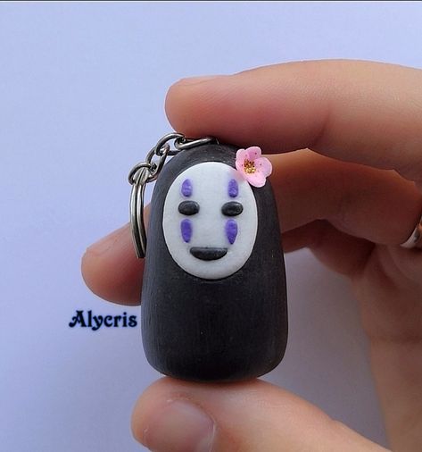 Polymer Clay Anime Characters, Clay Anime Keychain, Anime Polymer Clay Ideas, Anime Clay Ideas, Anime Polymer Clay, Anime Clay, Diy Resin Earrings, Clay Keychain, Polymer Clay Flower Jewelry