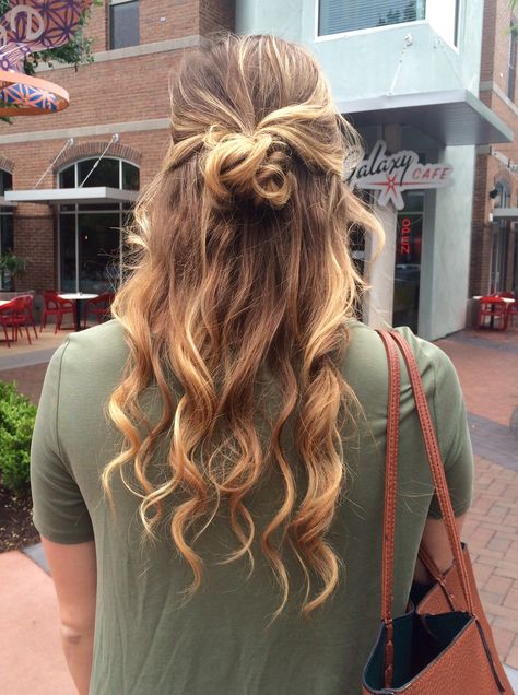 half bun half down Half Up Curled Hair, Ua Teachers, Half Buns, Half Up Half Down Bun, Down Bun, Curled Prom Hair, Down Curly Hairstyles, Curly Hair Half Up Half Down, Half Bun Hairstyles