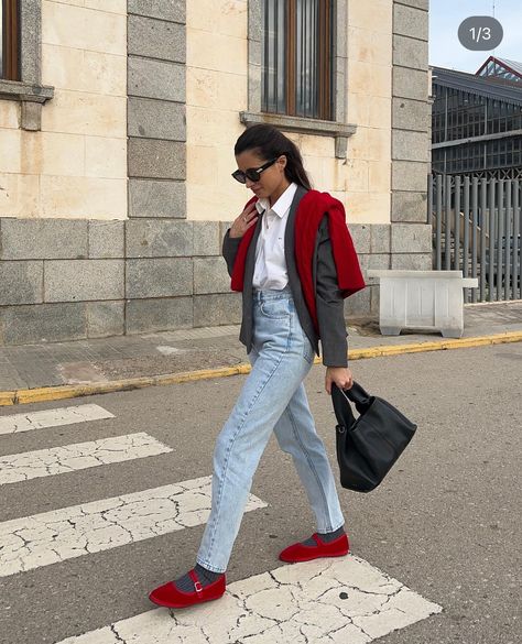 Burgundy Blazer Outfit, Red Flats Outfit, Jean Outfit, Style Casual Chic, Flats Outfit, Looks Street Style, Cold Weather Outfits, Blazer Outfits, Outfit Inspo Fall