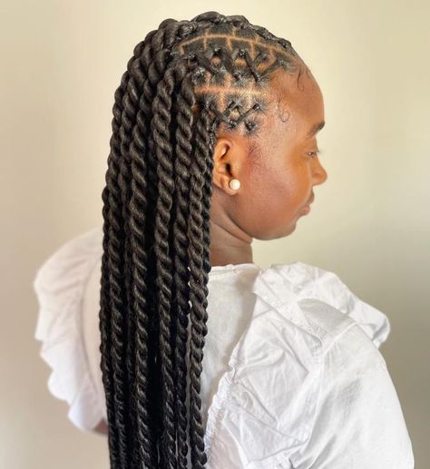 Neat Half-Up Twist Hairstyle Half Twist Hairstyles, Half Cornrows, Best Braid Styles, Twist Cornrows, Twist Hairstyle, Flat Twists, Short Twists, Afro Twist, Yarn Twist