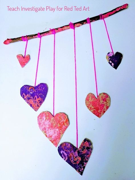 Process Art Valentine's Wall Hanging - a wonderful process art project for Valentine's. Let the kids go wil dwith their creativity, explore print making and colour mixing and make these gorgeous heart wall hangings for Valentines! #valentines #valentinesday #processart #artforkids #kidscraft Preschool February Crafts, Ideas From Paper, Heart Weaving, Ece Activities, Valentines Week, Preschool Valentine Crafts, Red Ted Art, Crafts For Preschoolers, February Crafts