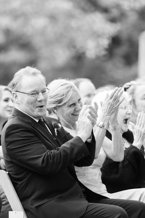 Wedding Picture With Parents, Wedding Crowd Photo, Wedding Photography Ceremony Outdoor, Wedding Day Photos Family, Wedding Ceremony Shots Photo Ideas, Small Wedding Family Photos, Ceremony Shots Wedding, Ceremony Wedding Photography, Wedding Ceremony Ideas Photography