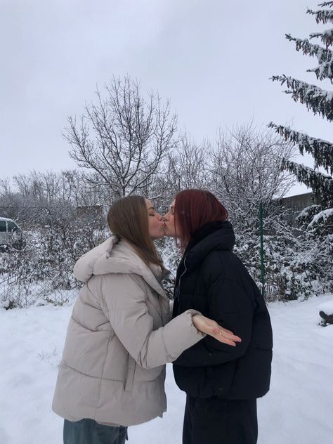 #besties #snow #winter #couple #aesthetic Couple In Winter Aesthetic, Wlw Winter, Wlw Christmas, Winter Couple Aesthetic, Christmas Photos Ideas, Couple Christmas Photos, Snow Wife, Snow Kiss, Matching Ugly Christmas Sweaters