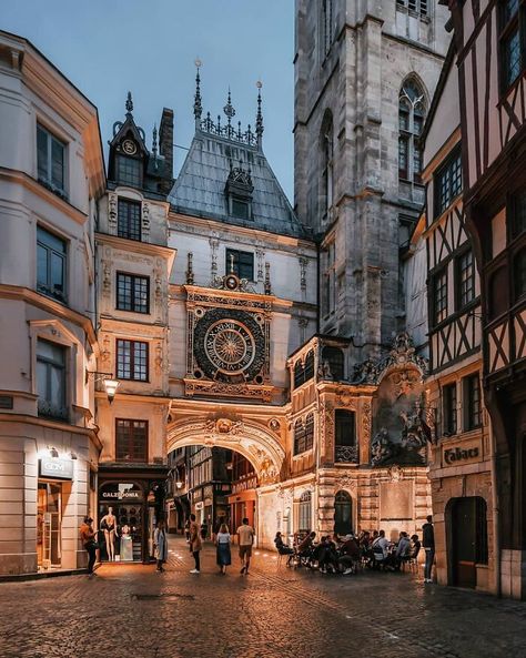 The Gros Horloge, A 14th Century Astronomical Clock Installed In A Renaissance Arch Crossing A Street In Rouen, Normandy, France American Radiator Building, Golden Clock, Impressive Architecture, Rouen France, Victorian Townhouse, Destination Voyage, Elba, 14th Century, Portsmouth